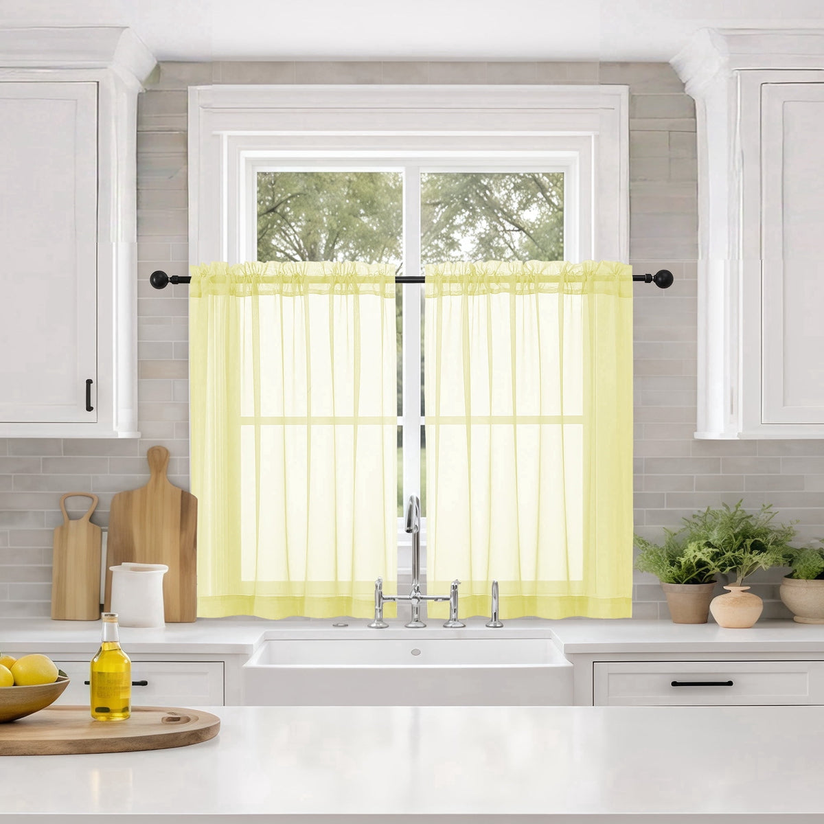 Light Yellow 42×36